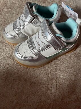 Carter's Silver & White Light-Up Sneakers with Mint Lining